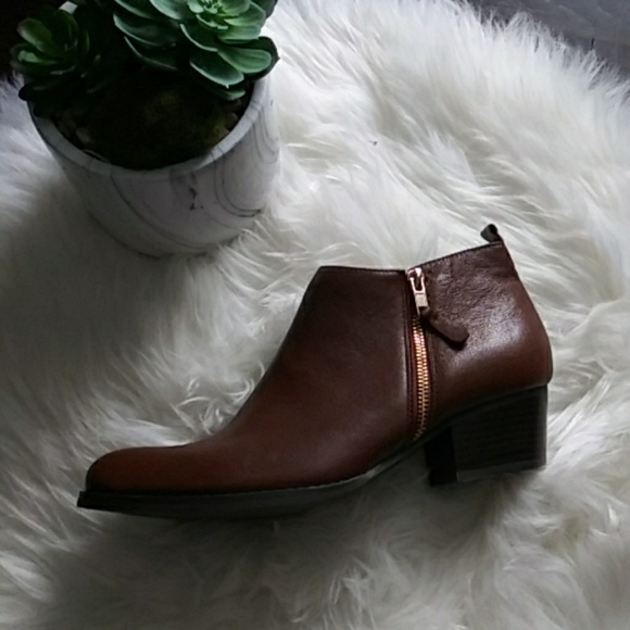 vaneli baxy bootie